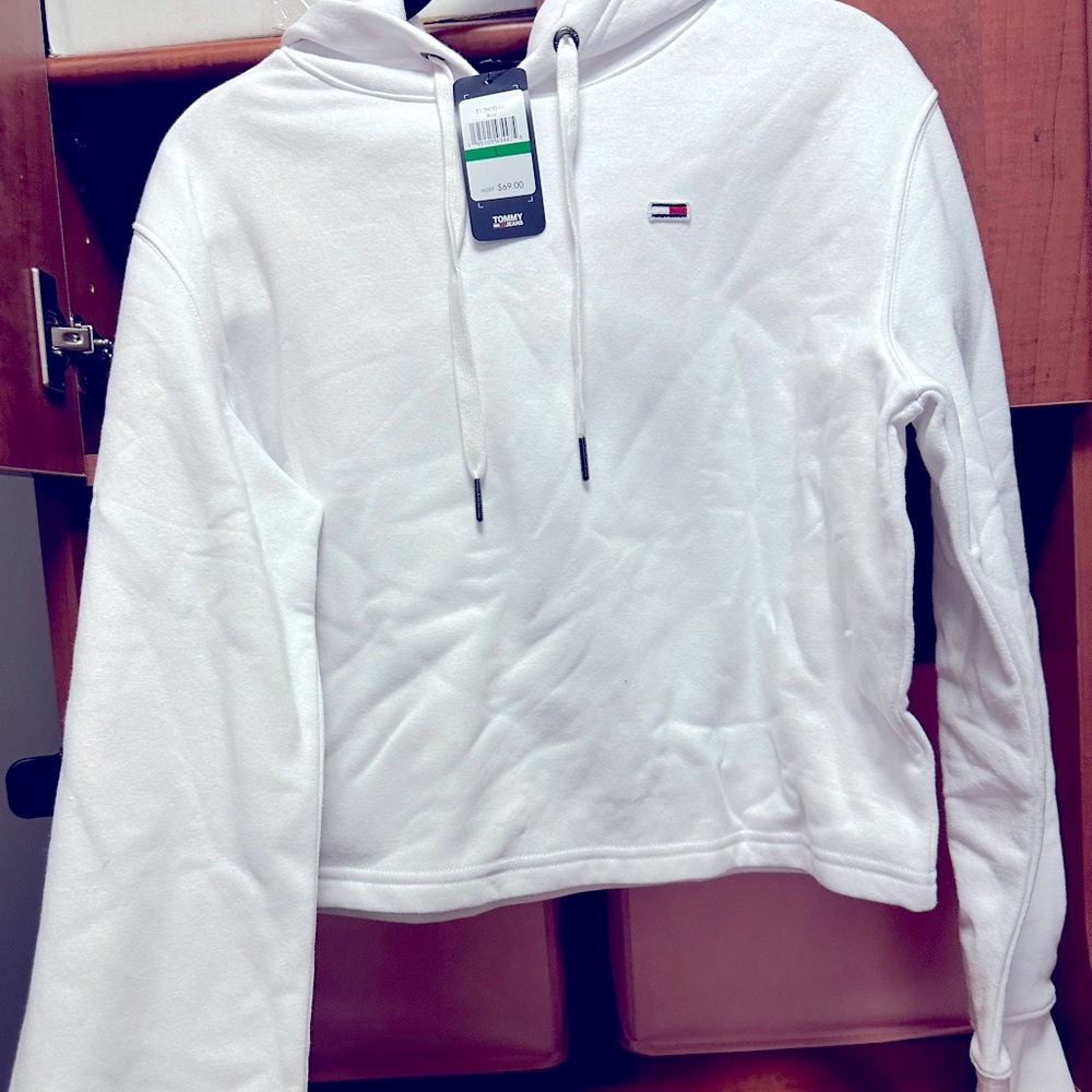 NWT ice white Tommy cropped hoodie size L